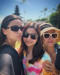 Shaheen Bhatt's Thailand Vacation Snapshots Capture Kapoor Family's New Year Celebration