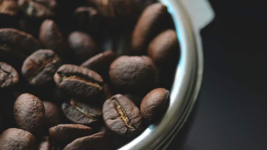 health tips habit excessive tea and coffee drinking habit know the side effects Caffeine Side Effects: সারাদিনে অনবরত চলতে থাকে চা-কফি, ডেকে আনছেন প্রচুর বিপদ