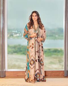 Bipasha Basu: 45 वर्षांची झाली बिपाशा बासू; तिची नेट वर्थ ऐकून व्हाल आश्चर्यचकित!