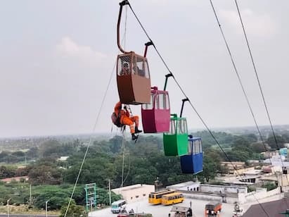 Karur kulithalai Ratnagiri Temple rope car Rehearsal tnn வழியில் ரோப்கார் பழுதானால் என்ன செய்வது? - ரத்தினகிரீஸ்வரர் கோயிலில் நடந்த ஒத்திகை