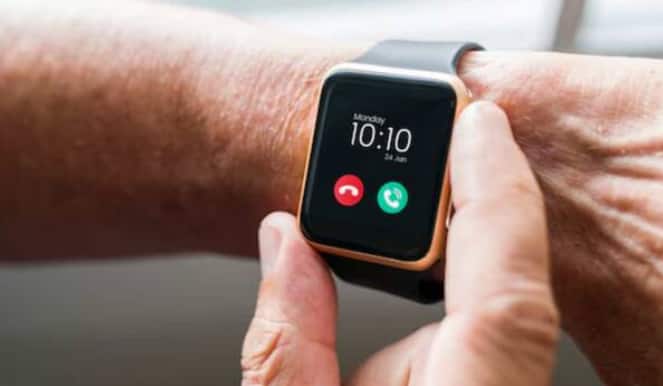 ਸਮੋਕਿੰਗ ਦੀ ਆਦਤ ਹਰ ਸਾਲ ਦੇਸ਼ ਵਿੱਚ ਕਈ ਲੋਕਾਂ ਦੀ ਮੌਤ ਦਾ ਕਾਰਨ ਬਣਦੀ ਹੈ ਅਤੇ ਇਸ ਕਾਰਨ ਕਈ ਖਤਰਨਾਕ ਬਿਮਾਰੀਆਂ ਦਾ ਖਤਰਾ ਬਣਿਆ ਰਹਿੰਦਾ ਹੈ। ਜ਼ਿਆਦਾ ਮਾਤਰਾ 'ਚ ਸਮੋਕਿੰਗ ਕੈਂਸਰ ਵਰਗੀਆਂ ਬਿਮਾਰੀਆਂ ਦਾ ਸਭ ਤੋਂ ਵੱਡਾ ਕਾਰਨ ਬਣ ਸਕਦੀ ਹੈ। ਅੱਜ ਦੇ ਸਮੇਂ ਵਿੱਚ ਮਾਰਕੀਟ ਵਿੱਚ ਬਹੁਤ ਸਾਰੇ ਉਪਕਰਣ ਹਨ, ਜੋ ਵੱਖ-ਵੱਖ ਵਿਸ਼ੇਸ਼ਤਾਵਾਂ ਨਾਲ ਲੈਸ ਹਨ। ਕੋਈ ਇਹ ਦੱਸਦਾ ਹੈ ਕਿ ਦਿਲ ਦੀ ਧੜਕਣ ਕਿਸ ਰੇਟ ਨਾਲ ਧੜਕ ਰਹੀ ਹੈ, ਤਾਂ ਕਈ ਬਲੱਡ ਪ੍ਰੈਸ਼ਰ ਦੱਸਦਾ ਹੈ।