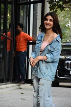 Sreeleela: ముంబైలో Kissik స్మైల్‌తో శ్రీ లీల - బాలీవుడ్ స్టార్ కొడుకుతో కలిసి...