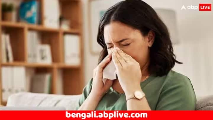 Sinus Problem: এই সাইনাসের সমস্যার নাকের ফুটোর চারপাশটা ফুলে যায়, প্রদাহ হয় এবং শ্বাস নিতে খুবই কষ্ট হয়। নাকের মধ্যে প্রতিবন্ধকতা, মাথা ব্যথা, নাক দিয়ে সারাক্ষণ জল পড়া, মুখ-চোখ ফুলে যেতে দেখা যায়।