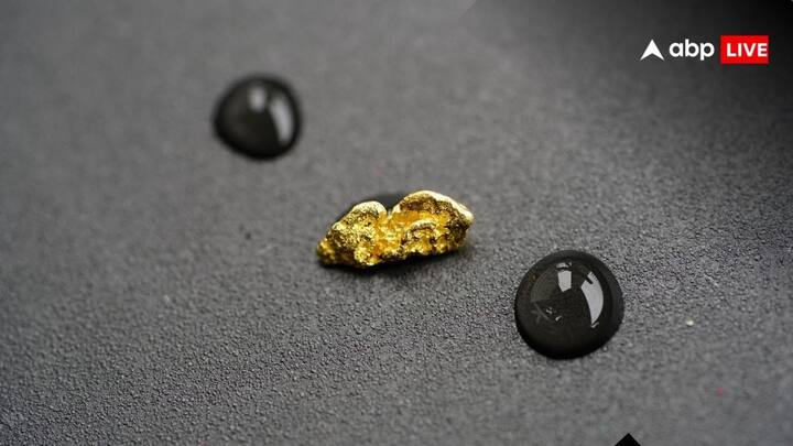 बिजनेस टुडे की रिपोर्ट के मुताबिक, मोनाश यूनिवर्सिटी के साइंटिस्ट्स ने भूकंपीय तनाव की नकल की और उससे बने विद्युत क्षेत्र ने क्वार्ट्ज की लेयर पर सोने के छोटे पार्टिकल छोड़ दिए.