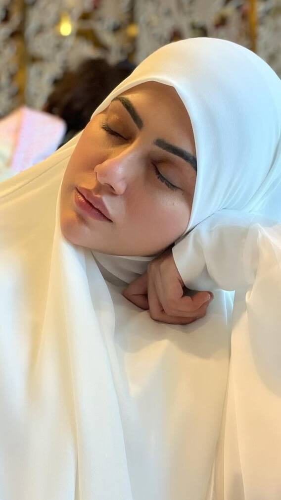 सना को ट्रोल्स ने क्यों कहा-100 चूहे खा बिल्ली चली हज को