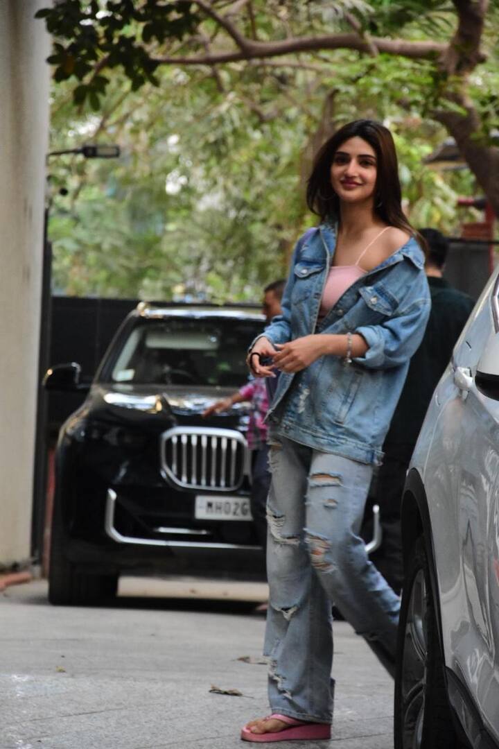 కార్తీక్ ఆర్యన్ సరసన కూడా శ్రీ లీల ఒక సినిమా చేసే అవకాశం ఉందని బాలీవుడ్ వర్గాలు చెబుతున్నాయి. మరి, ఆ సినిమా ఎప్పుడు సెట్స్ మీదకు వెళ్తుందో?