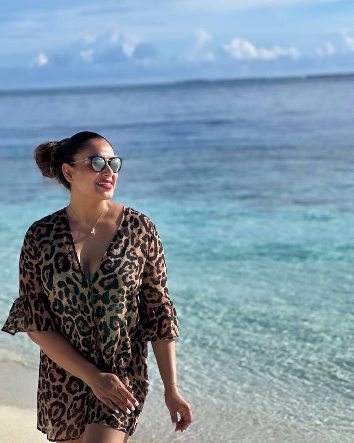 इश्क दी गल्ली डायन नो एंट्री, बीडी जलाई ले जिगर से पिया, पिया के बाजार में, हो गई ट्यून (प्लेअर्स), आ देखने जरा से लेकर जा मैं सिख दूँ प्यार की भाषा, लकी बॉय नमक इश्क का आदी सर्व गाणी होती.