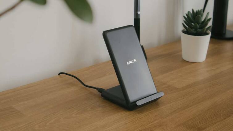 Is wireless charging really better Know how it is different from wired tech tips hindi क्या सच में Wireless Charging होता है बेहतर? जानें कैसे होता है Wired से अलग