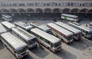 Bus Strike:  ਪੰਜਾਬੀਆਂ ਲਈ ਰਾਹਤ ਦੀ ਖ਼ਬਰ ! ਬੱਸਾਂ ਦੀ ਹੜਤਾਲ ਹੋਈ ਖ਼ਤਮ, ਮੁੱਖ ਮੰਤਰੀ ਨਾਲ ਯੂਨੀਅਨ ਦੀ ਮੀਟਿੰਗ ਤੈਅ ਹੋਣ ਬਾਅਦ ਕੀਤਾ ਐਲਾਨ