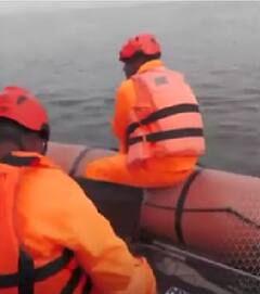 Maha Kumbh 2025: तैयारियों के लिए अरैल घाट पर NDRF द्वारा मॉक ड्रिल का आयोजन