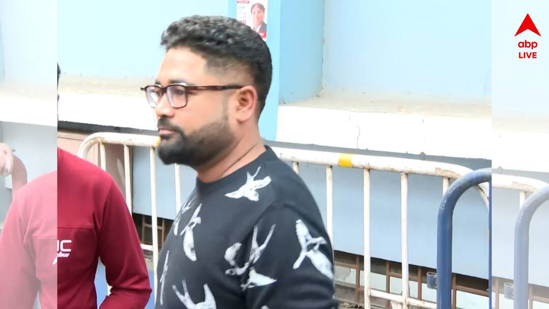 Kuntal Ghosh : গায়ক চরণ দাসের জেল যাত্রা টেনে কোর্টে ধমক খেলেন কুন্তল ! নিয়োগ দুর্নীতিতে ৫২ জনের বিরুদ্ধে চার্জ গঠন primary recruitment scam case of enforcement directorate charge formed against fifty two people court rebukes kuntal ghosh Kuntal Ghosh : গায়ক চরণ দাসের জেল যাত্রা টেনে কোর্টে ধমক খেলেন কুন্তল ! নিয়োগ দুর্নীতিতে ৫২ জনের বিরুদ্ধে চার্জ গঠন