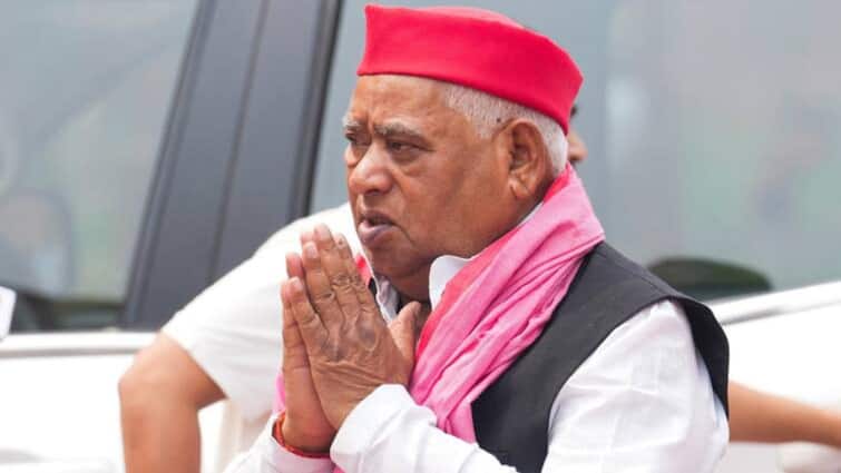 Awadhesh Prasad started crying again while attacking CM Yogi adityanath said they call us dogs 'हमें कुत्ता बनाया, कहते हैं बदला लेंगे', सीएम योगी पर पलटवार कर फिर रोने लगे सपा सांसद अवधेश प्रसाद