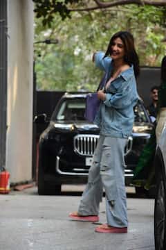 Ibrahim Ali Khan Recreates Sreeleela’s Viral Kissik Step During Their Meet, See Pics