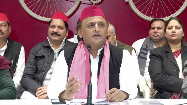 अखिलेश यादव का दावा: सीएम योगी आदित्यनाथ BJP के सदस्य नहीं, सपा प्रमुख ने उठाए कई सवाल