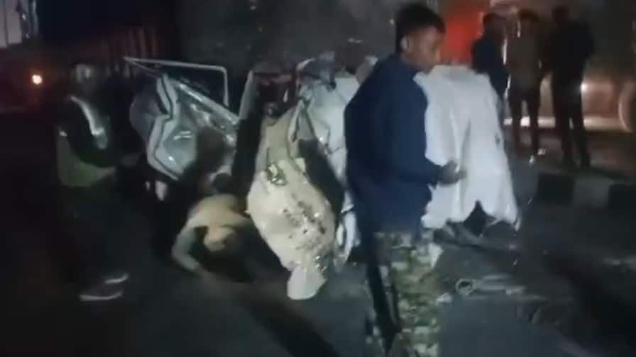 Accident: અંકલેશ્વર પાસે બાકરોલ બ્રિજ નજીક ટ્રક પાછળ કાર ઘૂસી, એક પરિવારના ત્રણનાં મોત Three people died in an accident near Ankleshwar Bharuch Accident: અંકલેશ્વર પાસે બાકરોલ બ્રિજ નજીક ટ્રક પાછળ કાર ઘૂસી, એક પરિવારના ત્રણનાં મોત