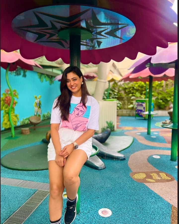 दोन मुलांची आई... टिव्ही मालिकेतील सुप्रसिद्ध अभिनेत्री श्वेता तिवारी..