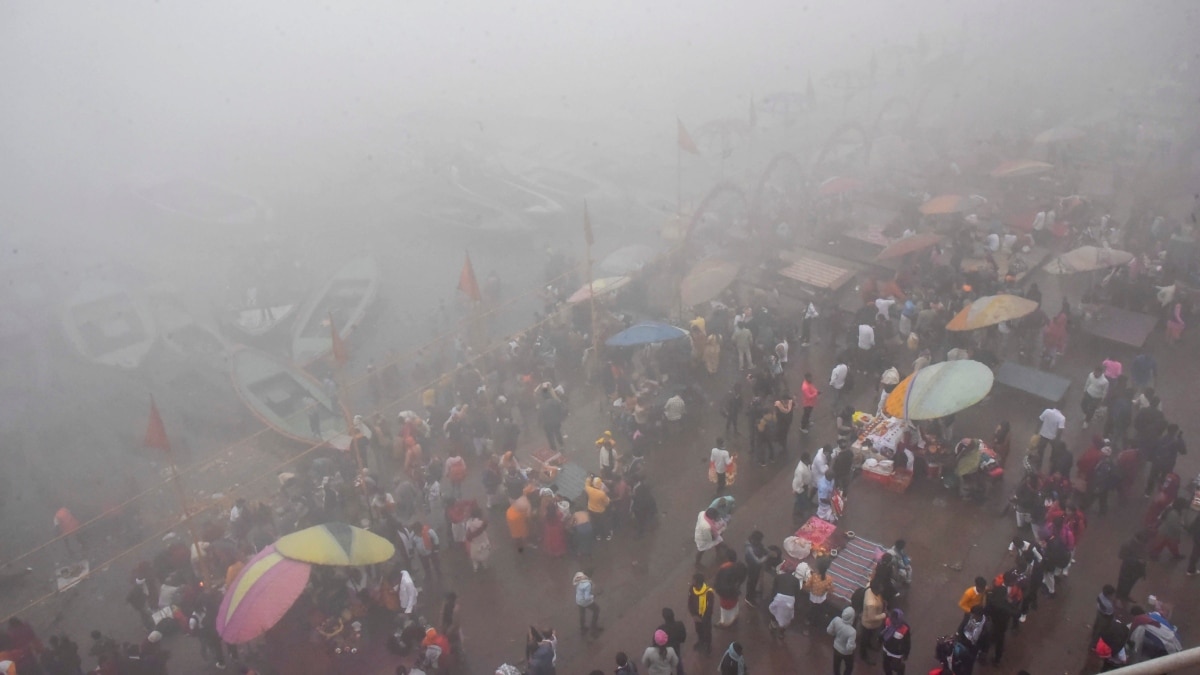 वाराणसी समेत पूर्वांचल के कई जिलों में कड़ाके की ठंड, मौसम विभाग ने जारी किया अलर्ट