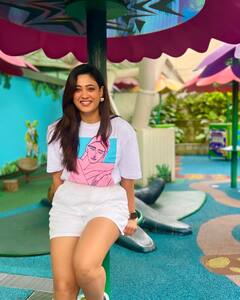 Shweta Tiwari :वयाच्या चाळीशीतही तरुणाईला लाजवेल असं सौंदर्य; पाहा श्वेताचा नवा लूक!