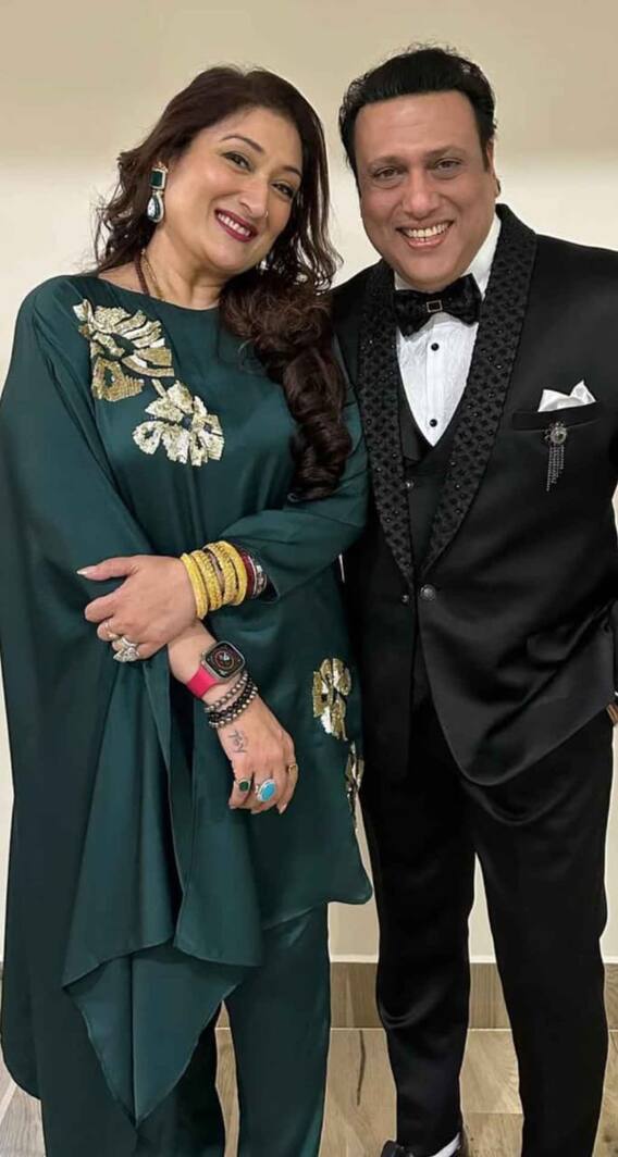 सठिया गया है, गिरगिट की तरह रंग बदलता है