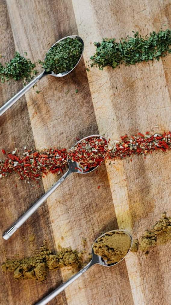 मिश्री के साथ जीरा और धनिया खाना कितना फायदेमंद?