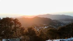 Weather Update: দার্জিলিঙে তুষারপাতের আশঙ্কা ! কুয়াশা সরিয়ে কালিম্পঙে উঁকি কাঞ্চনজঙ্ঘার, আগামীকাল কেমন থাকবে আবহাওয়া ?