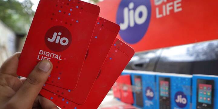 Airtel का 49 रुपये वाला 1 दिन की वैलिडिटी के साथ आता है. इसमें अनलिमिटेड डेटा मिलता है, लेकिन FUP लिमिट 20 जीबी है.