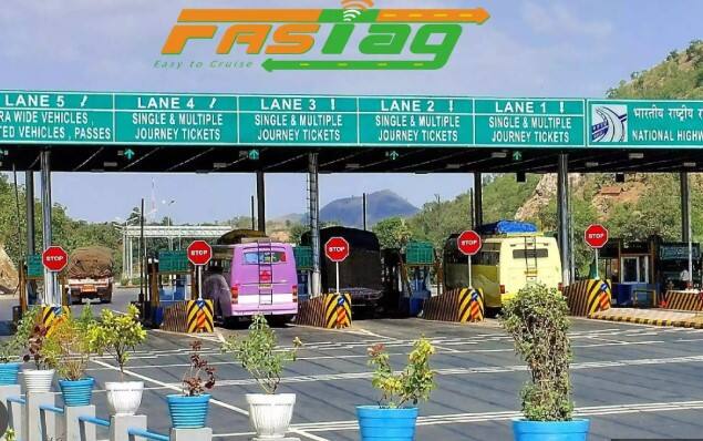 ਹੁਣ FASTag ਸਿਸਟਮ ਦੀ ਥਾਂ ਇੱਕ ਨਵਾਂ ਤਰੀਕਾ ਅਪਣਾਇਆ ਗਿਆ ਹੈ, ਜੋ ਟੋਲ ਫੀਸ ਪ੍ਰਕਿਰਿਆ ਨੂੰ ਹੋਰ ਵੀ ਡਿਜੀਟਲ ਅਤੇ ਪਾਰਦਰਸ਼ੀ ਬਣਾ ਦੇਵੇਗਾ। ਇਸ ਨਵੀਂ ਪ੍ਰਣਾਲੀ ਵਿੱਚ, ਵਾਹਨ ਮਾਲਕਾਂ ਨੂੰ ਡਿਜੀਟਲ ਪਲੇਟਫਾਰਮ 'ਤੇ ਰਜਿਸਟਰ ਕਰਨਾ ਪਵੇਗਾ ਅਤੇ ਟੋਲ ਫੀਸ ਉਨ੍ਹਾਂ ਦੇ ਬੈਂਕ ਖਾਤੇ ਵਿੱਚੋਂ ਆਪਣੇ ਆਪ ਕੱਟ ਲਈ ਜਾਵੇਗੀ।