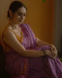 Photos: श्रुती मराठेचा ग्लॅम लूक; ब्लॅक लूकमध्ये दिसतेय खास!