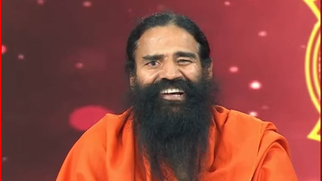 Mahakumbh 2025 Baba Ramdev reply on Waqf Board claim in Kumbh land महाकुंभ की जमीन पर वक्फ बोर्ड के दावे पर बाबा रामदेव बोले- 'ऐसी बाते करना बिल्कुल...'
