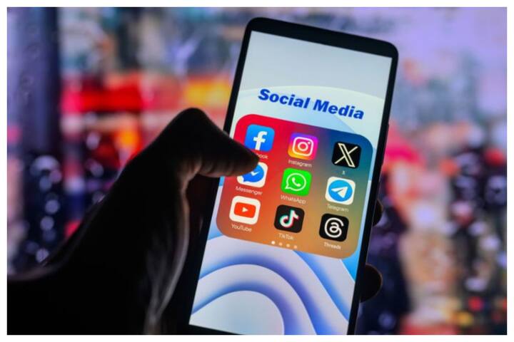 आज के समय में बड़ी ही आसानी से कोई भी बच्चा सोशल मीडिया पर अपना अकाउंट बना सकता है और इसके ऊपर कोई बंदिश भी नहीं हैं.