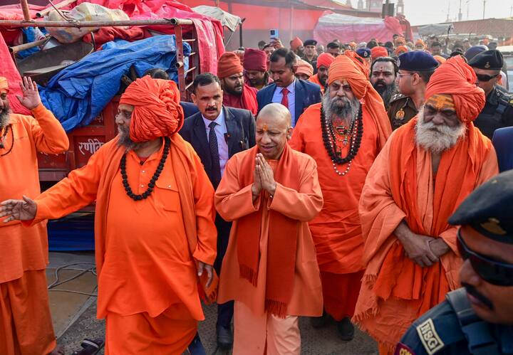 Uttar Pradesh Chief Minister Yogi Adityanath with Juna Akhara's Mahant Hari Giri ahead of the Mahakumbh, at Sangam in Prayagraj, Thursday, Jan. 9, 2025. (Image Source: PTI)