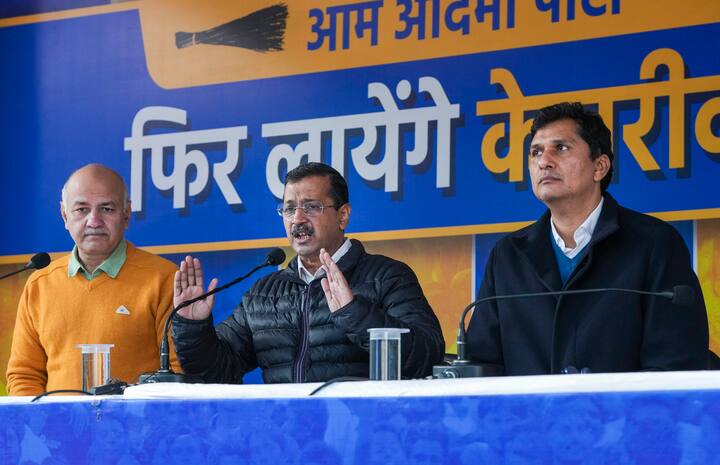 दिल्ली में विधानसभा चुनाव की तारीखों का ऐलान हो गया है. यहां 8 फरवरी को वोटिंग होगी और 8 फरवरी को नतीजे आएंगे. दिल्ली की 70 सीटों में से 12 सीटें आरक्षित हैं.