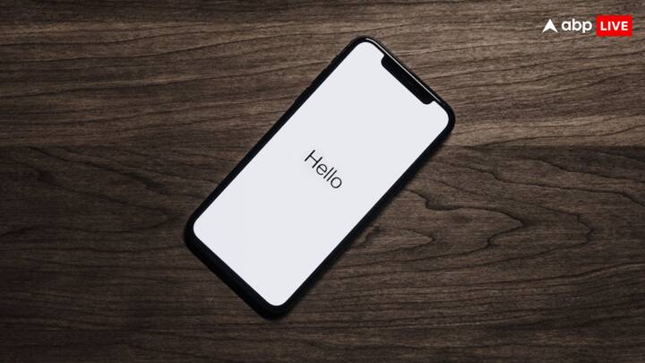 इसके अलावा कहा जाता है कि ग्राहम बेल टेलीफोन पर बात करते वक्त अहो (Ahoy) का इस्तेमाल करते थे. एक बार थॉमस एडिसन  ने Ahoy शब्द को गलत सुन लिया और उन्होंने गलतफहमी में Ahoy के बदले Hello बोल दिया था.