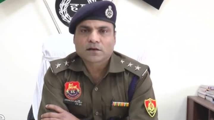 2007 में भारत की टी20 वर्ल्ड कप जीत के सबसे अहम पात्र जोगिंदर शर्मा हरियाणा पुलिस में DSP पद पर विराजमान हैं. उनकी नियुक्ति तभी हो गई थी जब वो पेशेवर क्रिकेट खेलते थे.