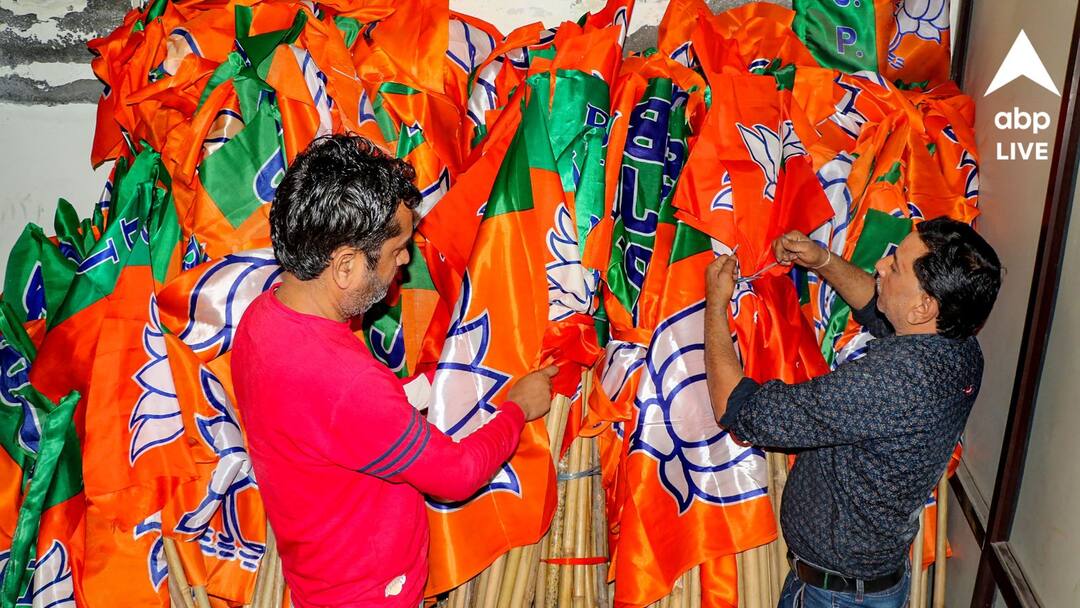 West Bengal BJP MLA faces agitation during membership programme in Bankura after Amit Shah sets target BJP West Bengal: রাতের অন্ধকারে সদস্য সংগ্রহ করতে গিয়ে বিক্ষোভের মুখে BJP বিধায়ক, তুমুল বচসা বাঁকুড়ায়