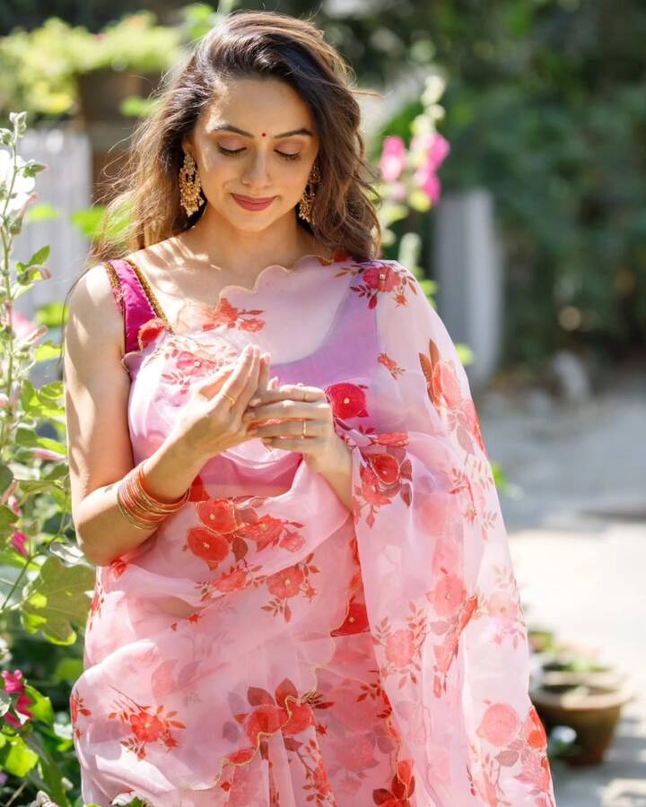 'राधा ही बावरी', ‘जागो मोहन प्यारे’ यांसारख्या अनेक मालिकांमधून श्रुती मराठे घराघरांत पोहोचली. (PHOTO : @shrumarathe/Instagram)