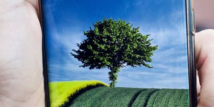 स्मार्टफोन में AI और मशीन लर्निंग का ज्यादा उपयोग होगा. वॉयस असिस्टेंट और पर्सनल AI अब अधिक स्मार्ट और उपयोगकर्ता की आदतों के अनुसार काम करेंगे.