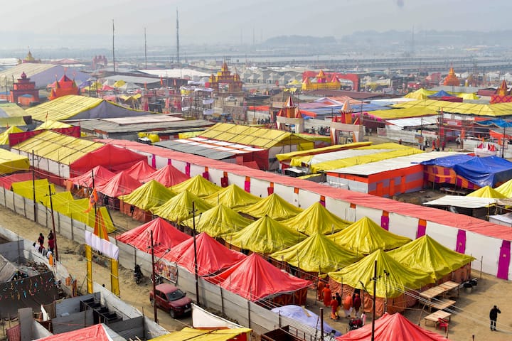 A view of tents installed for Mahakumbh 2025, at Sangam in Prayagraj, Thursday, Jan. 9, 2025. (Image Source: PTI)