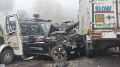 मुरादाबाद में घने कोहरे के कारण हुआ भीषण सड़क हादसा, पुलिस की गाड़ी भी क्षतिग्रस्त