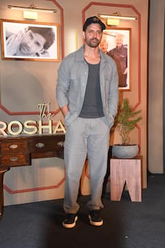 The Roshans Trailer Launch: Hrithik Roshan, Rakesh Roshan, Rajesh Roshan Pose Together