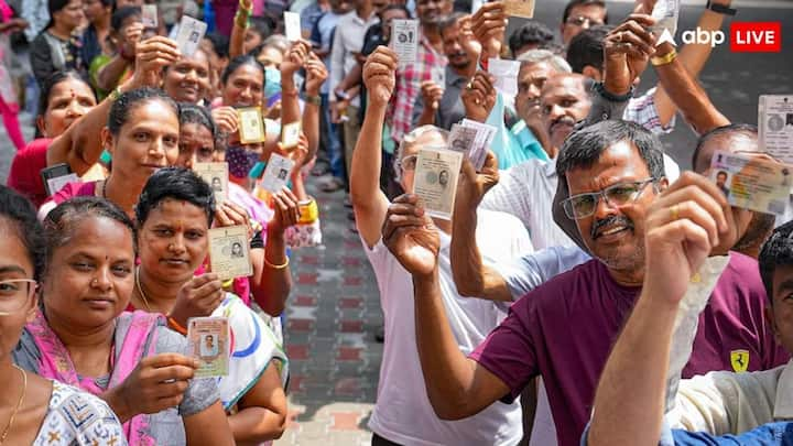 Female Voters Dominant States: भले ही देश में महिलाओं के मुकाबले पुरुषों की जनसंख्या हो ज्यादा लेकिन देश के इन 13 राज्यों में पुरुष वोटर के मुकाबले महिला वोटर्स हैं ज्यादा. देखें आंकडे.