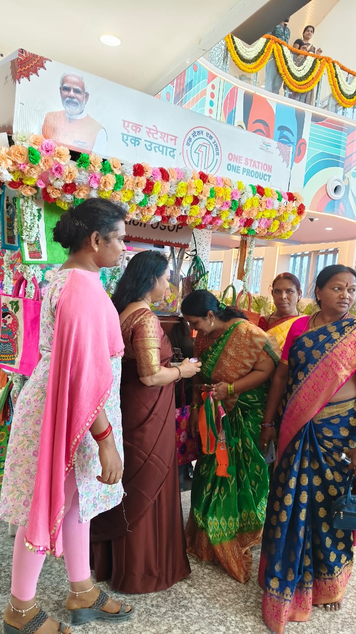 Telangana Transgender Persons  Empowerment: ట్రాన్స్‌జెండర్‌ జీవితాల్లో వెలుగులు- కేంద్ర రాష్ట్ర ప్రభుత్వ నిర్ణయాలతో పెరుగుతున్న గౌరవం