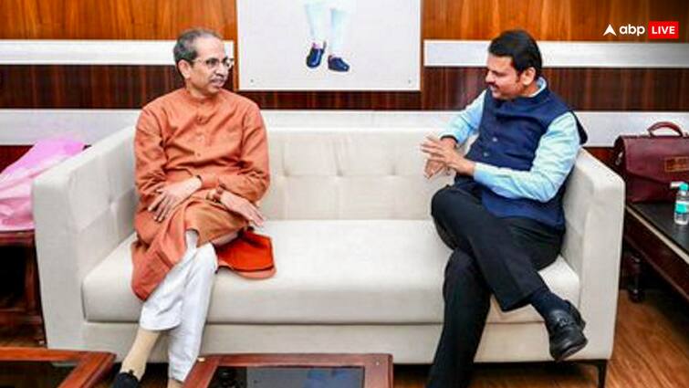 Shiv Sena UBT Praises CM Devendra Fadnavis in Saamana Sanjay Raut Uddhav Thackeray Aaditya Thackeray Meeting  पहले उद्धव ठाकरे की CM फडणवीस से मुलाकात, फिर सामना में तारीफ, किस राह पर शिवसेना UBT?