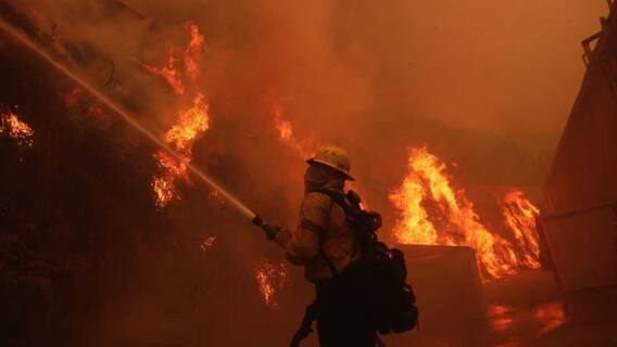 Los Angeles Wildfire Kills 5; Forces Thousands, Including Hollywood Stars, To Flee: Top Updates