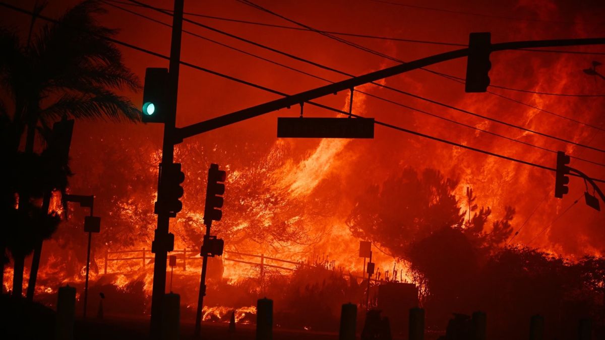 California Governor Declares Emergency As Raging Wildfire Kills 5, Biden Cancels Foreign Visit