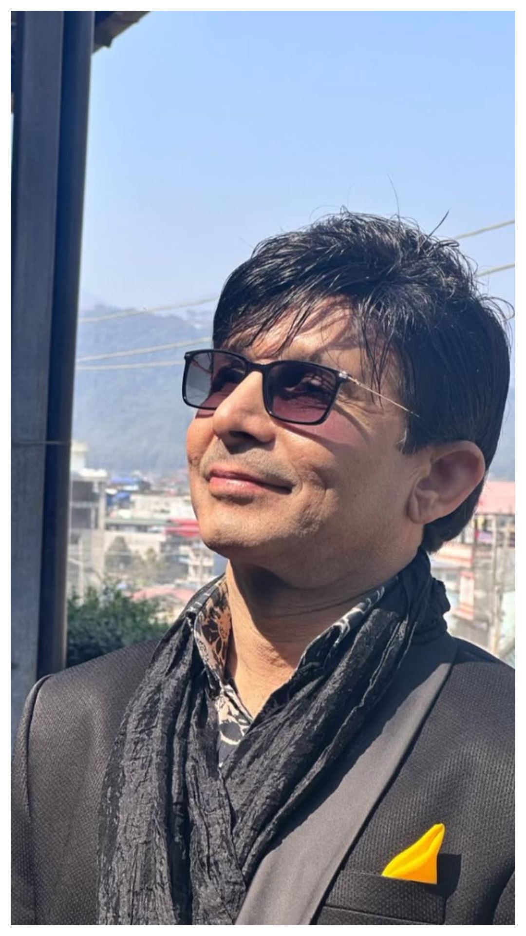 केआरके ने ट्वीट में लिखा है-मैं सच में सरप्राइज्ड हूं बिग बॉस कंटेस्टेंट अभी भी श्योर नहीं हैं