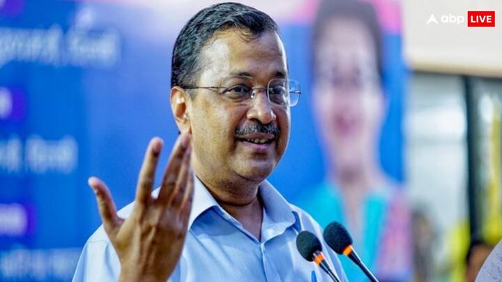 2019 के लोकसभा चुनाव में बीजेपी को 56.8%, आम आदमी पार्टी को 18.1% और कांग्रेस को 22.5% वोट मिले. इसके ठीक 9 महीने बाद 2020 के दिल्ली विधानसभा चुनाव में आम आदमी पार्टी का वोट प्रतिशत बढ़कर 53.8% हो गया जबकि बीजेपी को 38.7% और कांग्रेस को केवल 4.3% वोट मिले. ये स्पष्ट करता है कि करीब 18% वोटर्स ने अपना समर्थन लोकसभा से विधानसभा में बदल दिया.