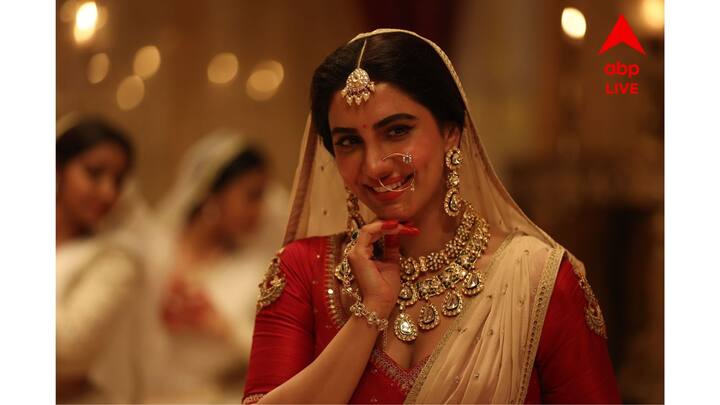 দীর্ঘাঙ্গী রুক্মিণীকে নাকি নাচের লাইনে সবসময় সবার পিছনে পাঠিয়ে দেওয়া হত। সেই খারাপ লাগা থেকেই নাচ ছেড়ে দিয়েছিলেন রুক্মিণী।