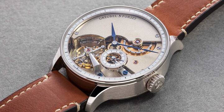 हालांकि, ऐसा संभव नहीं है, इसलिए आमतौर पर एक घड़ी को पूरा करने में 3 साल का समय लगता है. इस वजह से हर साल सिर्फ 2-3 घड़ियां ही तैयार हो पाती हैं, जो इसे बेहद खास और अनोखा बनाती हैं.