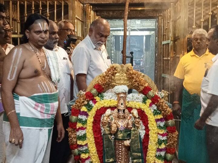 கரூர்  ஸ்ரீ அபய பிரதான ரங்கநாதர் சுவாமி ஆலயத்தில் சொர்க்கவாசல் திறப்பு
